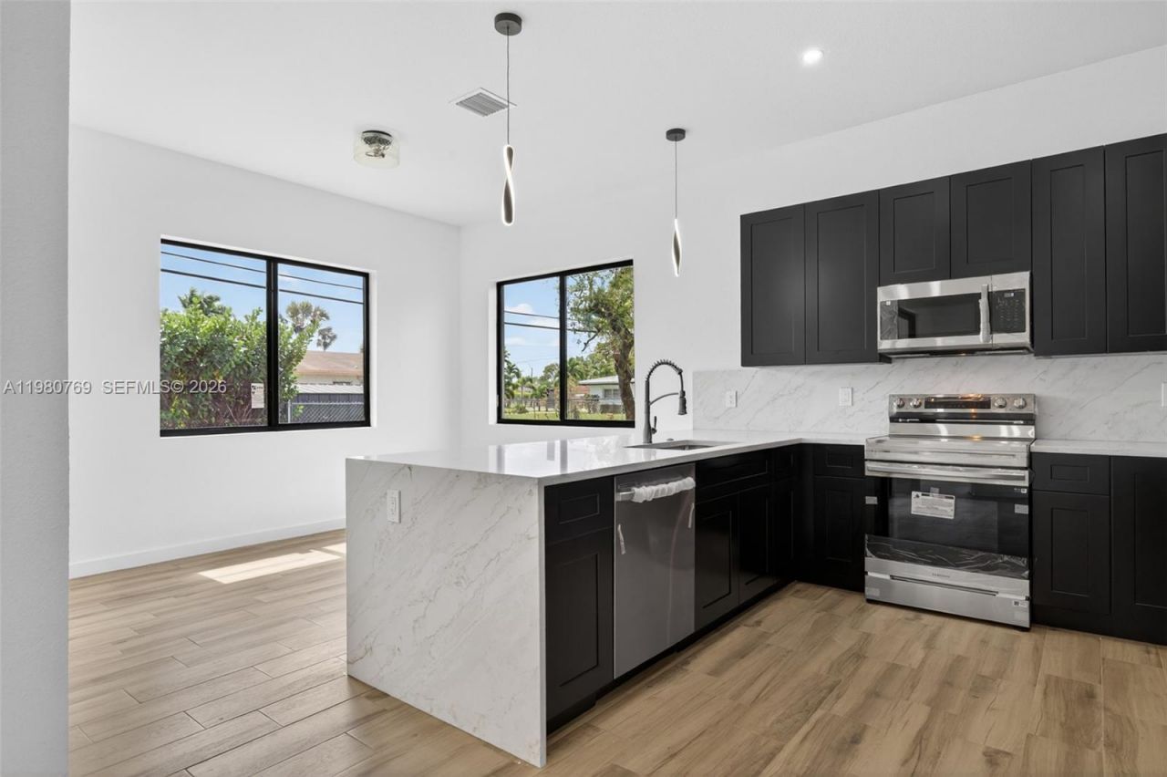 3040 NW 24th St , Fort Lauderdale, FL 33311 Photo