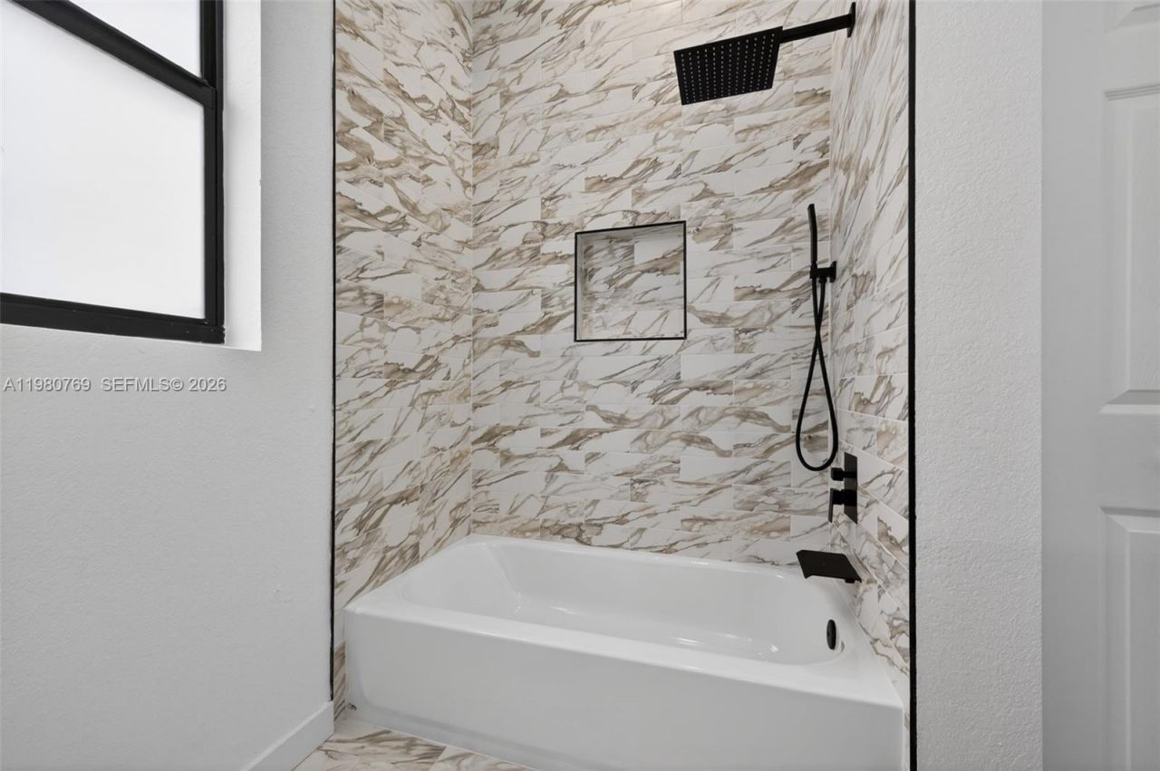 3040 NW 24th St , Fort Lauderdale, FL 33311 Photo