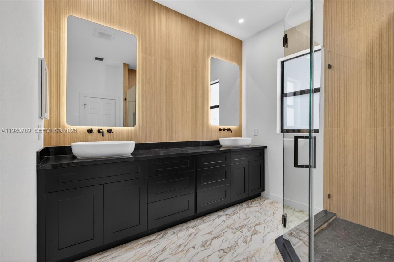 3040 NW 24th St , Fort Lauderdale, FL 33311 Photo