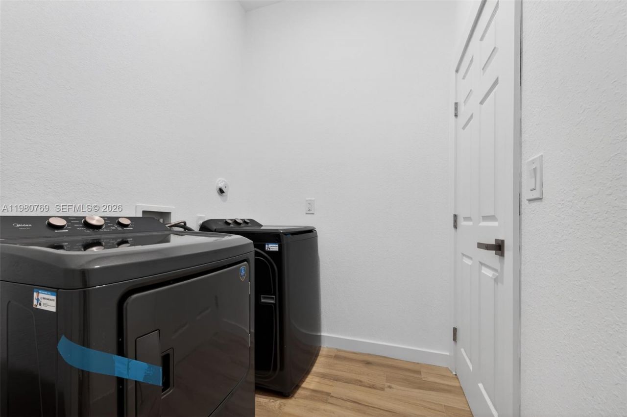 3040 NW 24th St , Fort Lauderdale, FL 33311 Photo