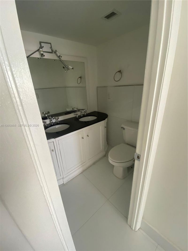 2780 NE 183rd St, Unit 909, Aventura, FL 33160 Photo