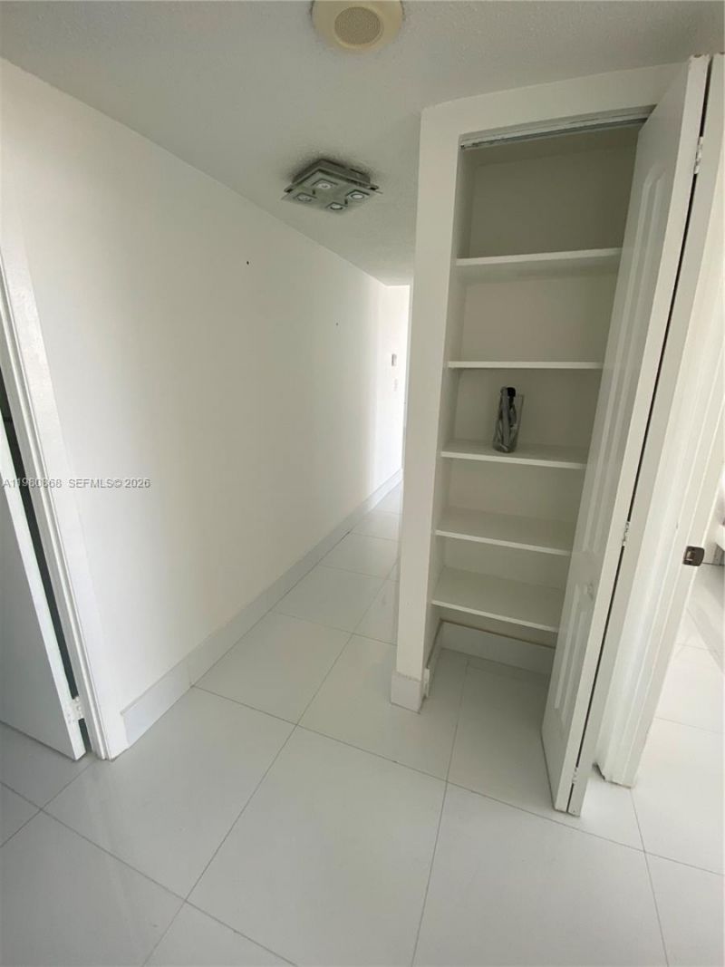 2780 NE 183rd St, Unit 909, Aventura, FL 33160 Photo