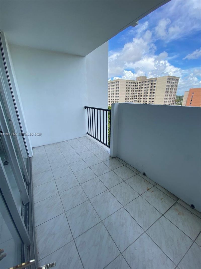 2780 NE 183rd St, Unit 909, Aventura, FL 33160 Photo
