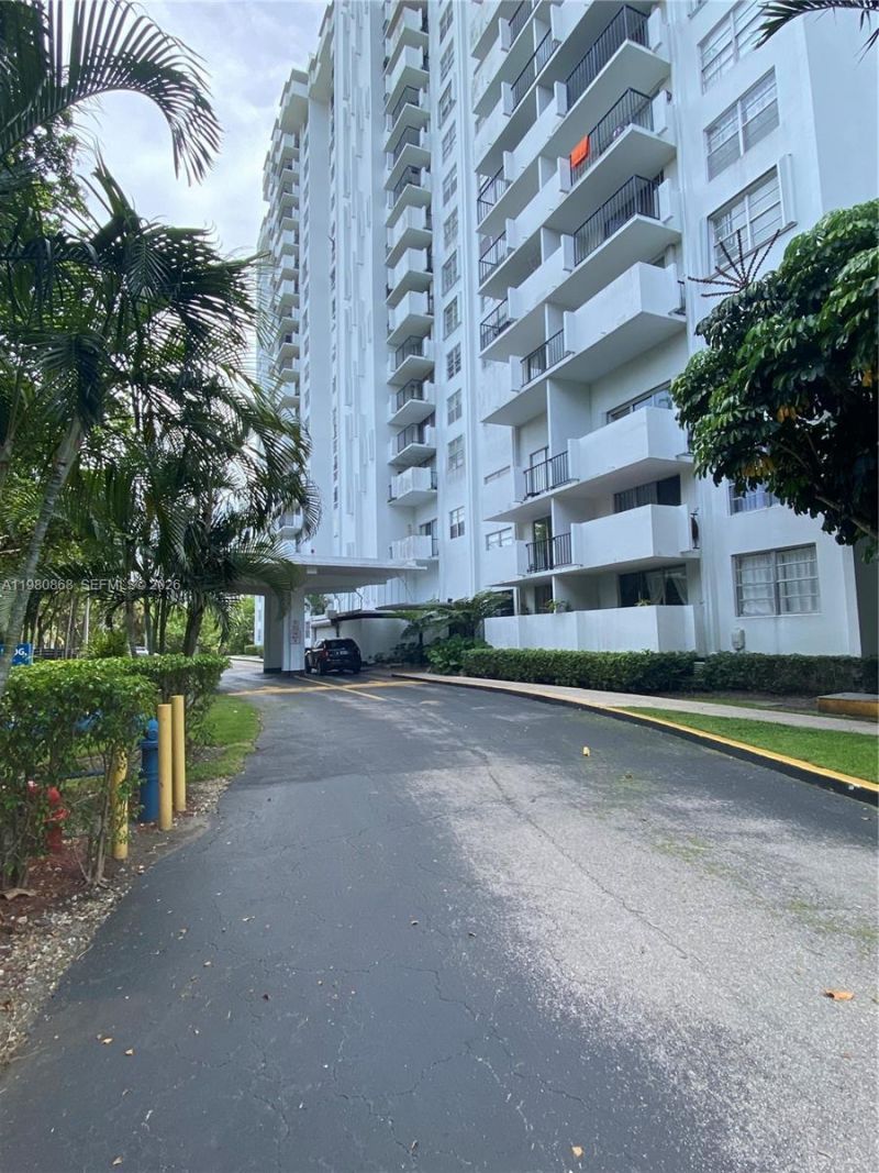 2780 NE 183rd St, Unit 909, Aventura, FL 33160 Photo