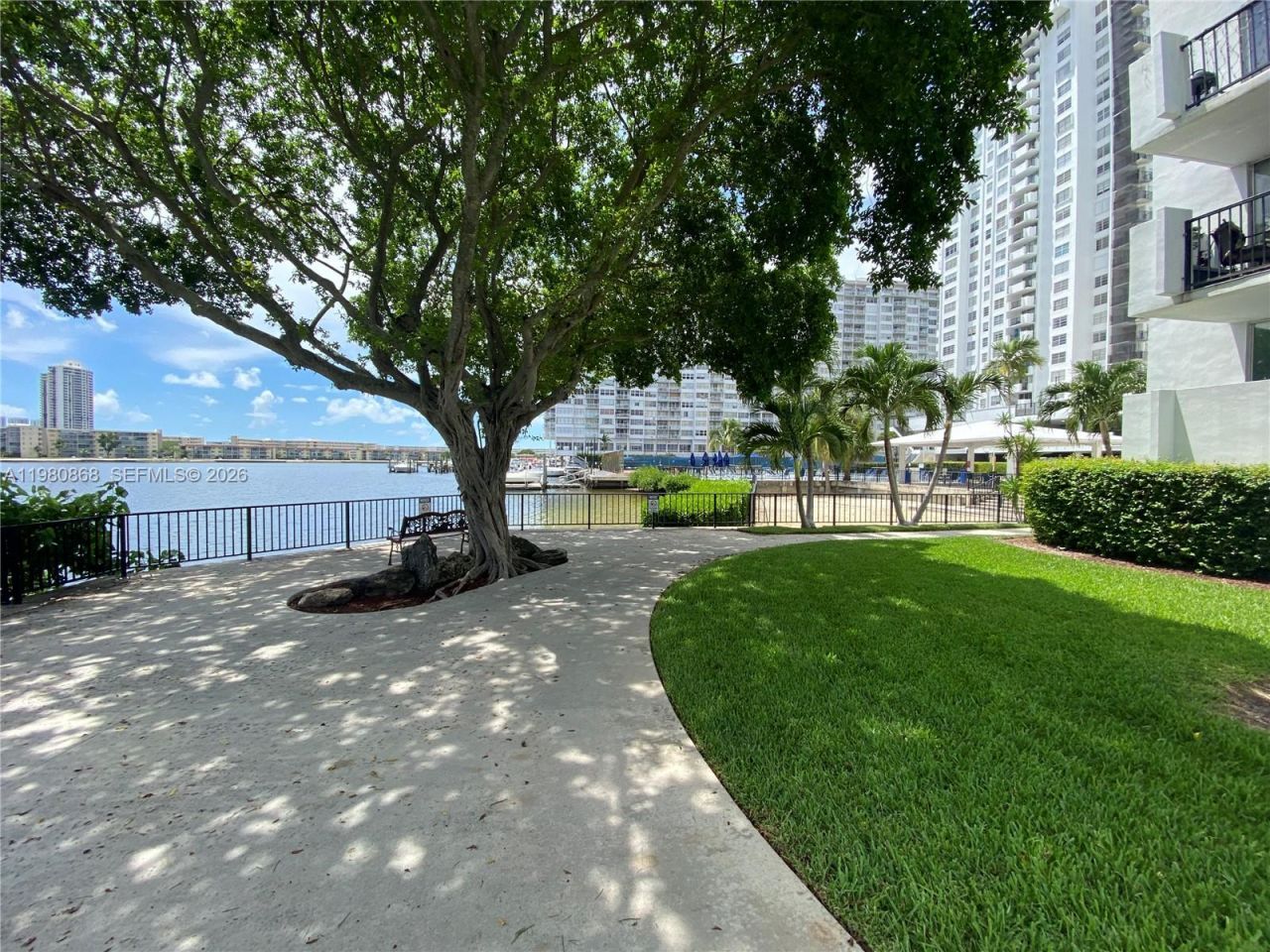 2780 NE 183rd St, Unit 909, Aventura, FL 33160 Photo