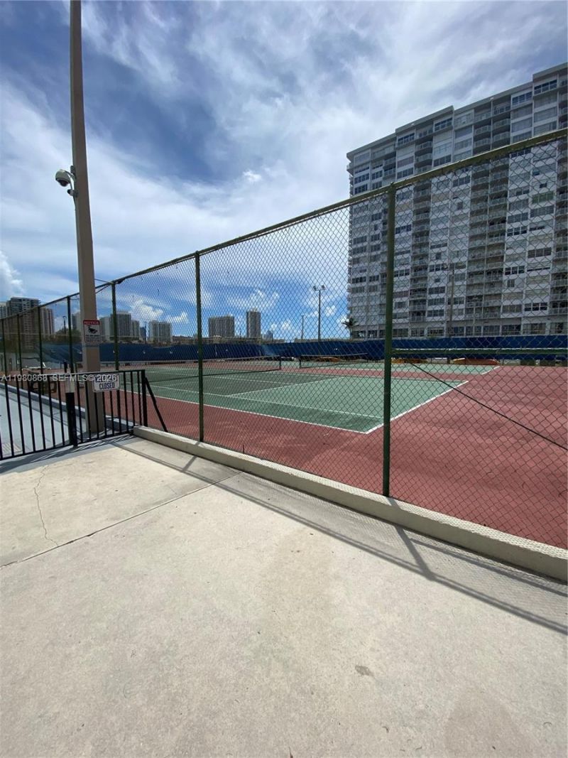 2780 NE 183rd St, Unit 909, Aventura, FL 33160 Photo