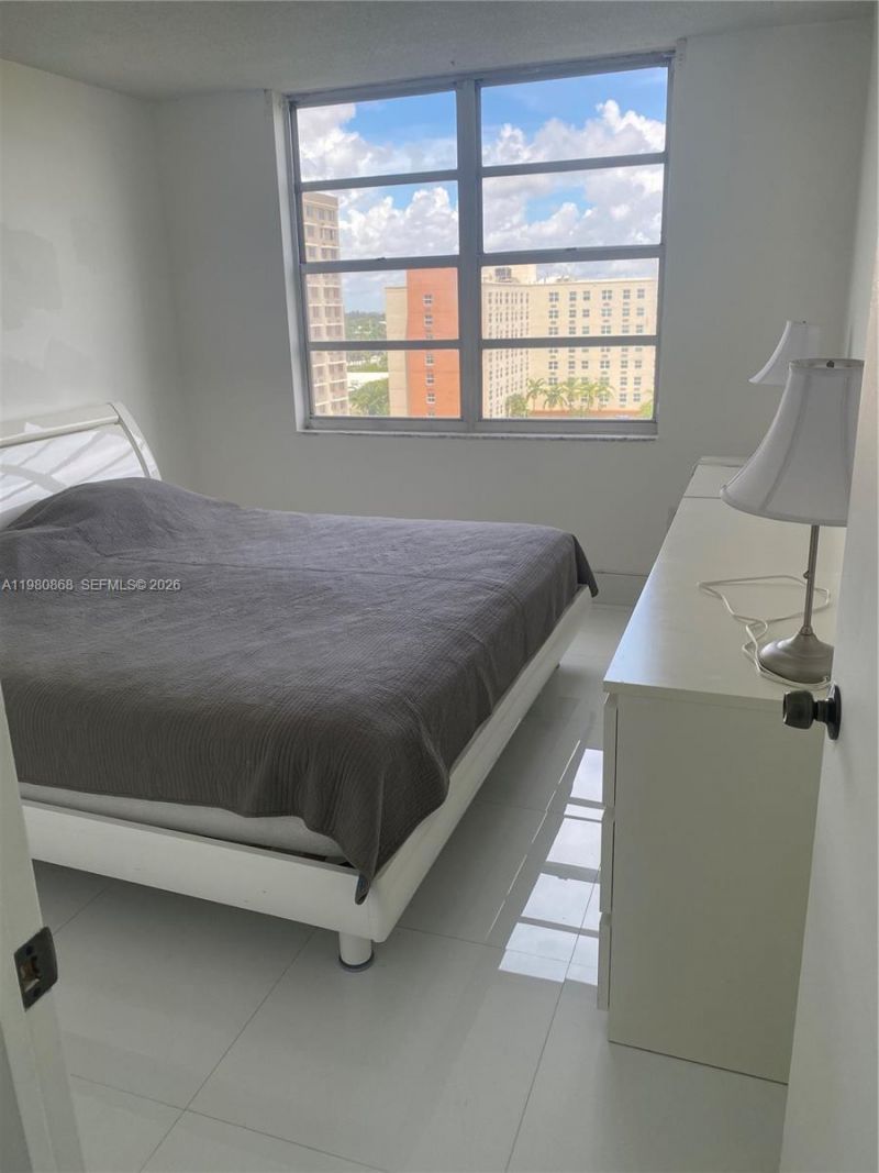 2780 NE 183rd St, Unit 909, Aventura, FL 33160 Photo
