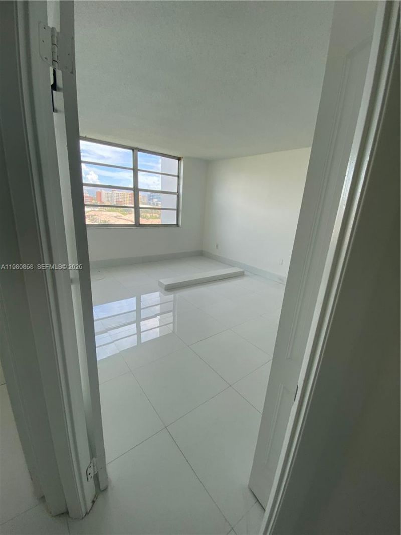 2780 NE 183rd St, Unit 909, Aventura, FL 33160 Photo