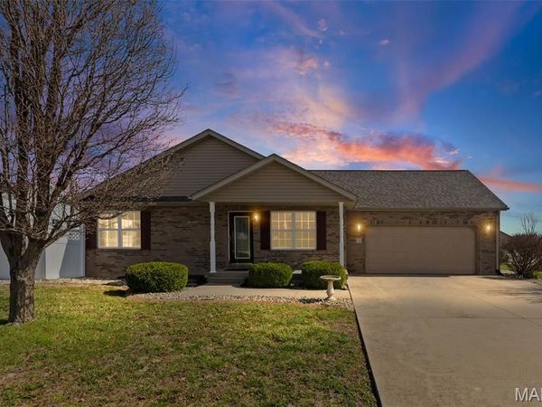 5 N Harvest Crest Court, Highland, IL 62249