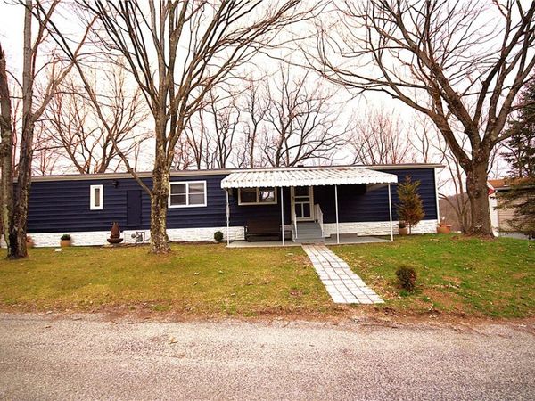 122 Woodland Dr., Tarentum, PA 15084