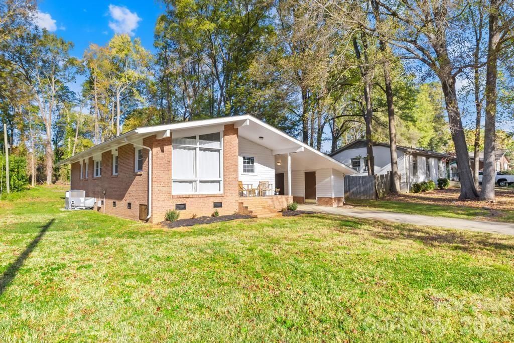 3801 Winterfield Place, Charlotte, NC 28205 Main Photo