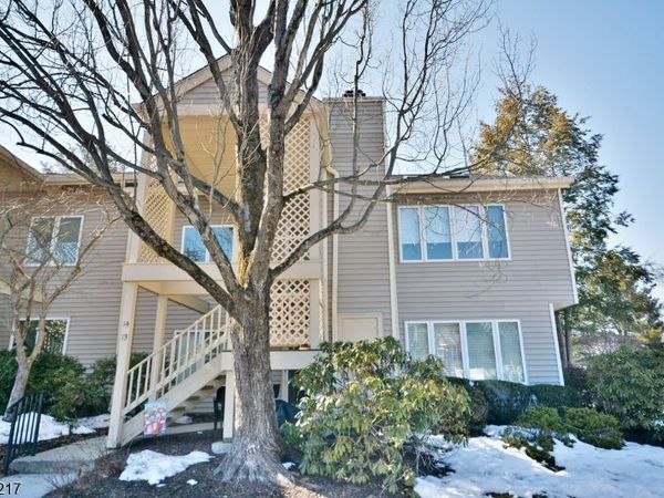 13 Troon Ter, Clinton, NJ 08801