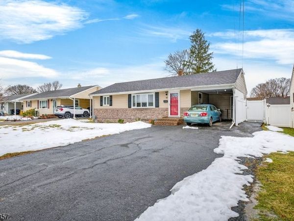 13 Yates Dr, East Brunswick, NJ 08816