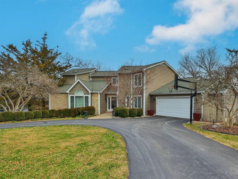 2872 Alpine Terrace, Cincinnati, OH 45208 Photo 2