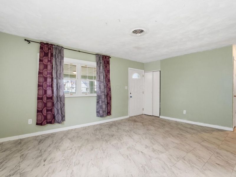 2054 Jermain Drive, Columbus, OH 43219 Photo 10