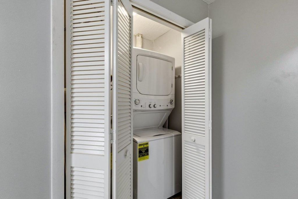 500 Fairway Ln. Photo 14