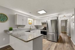 500 Fairway Ln. photo 4