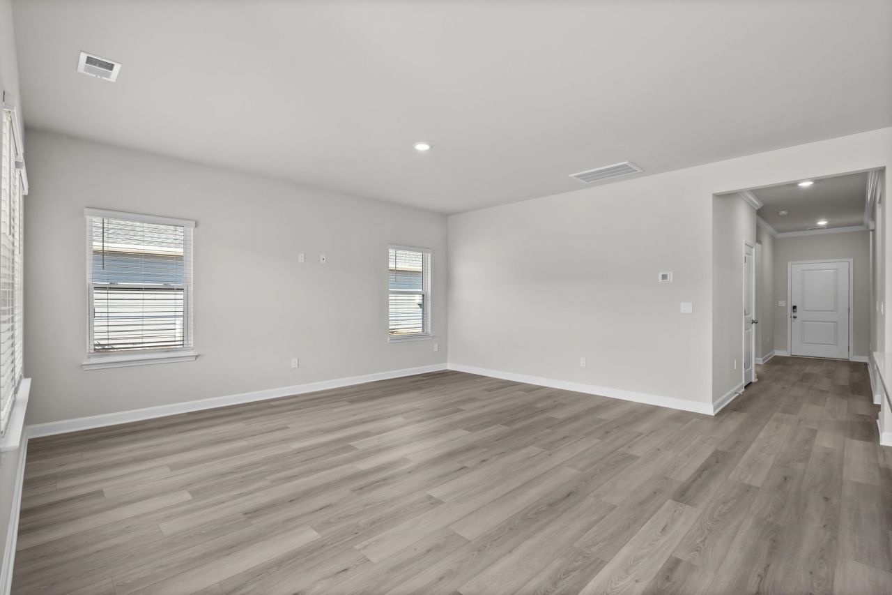 205 Evergreen St. Photo 11