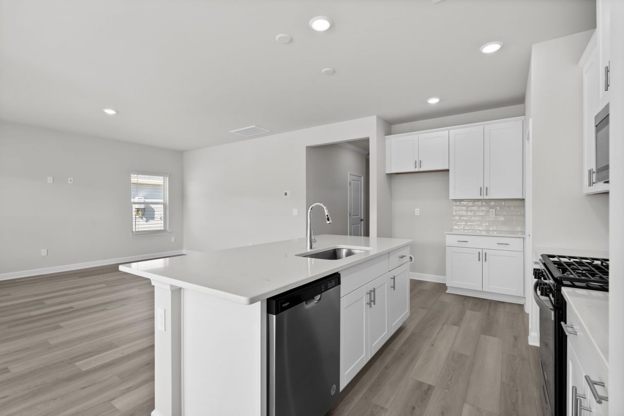 205 Evergreen St. Photo 12