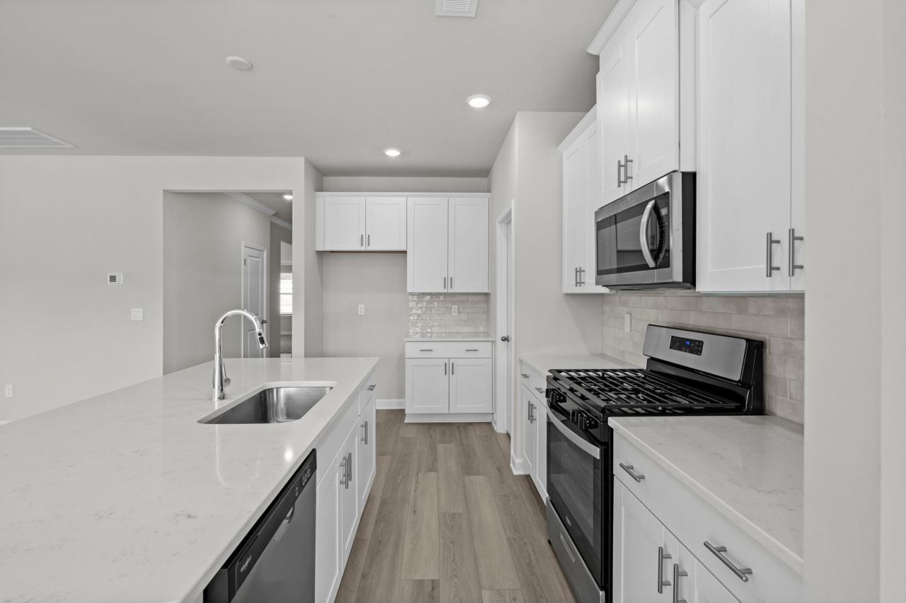 205 Evergreen St. Photo 13