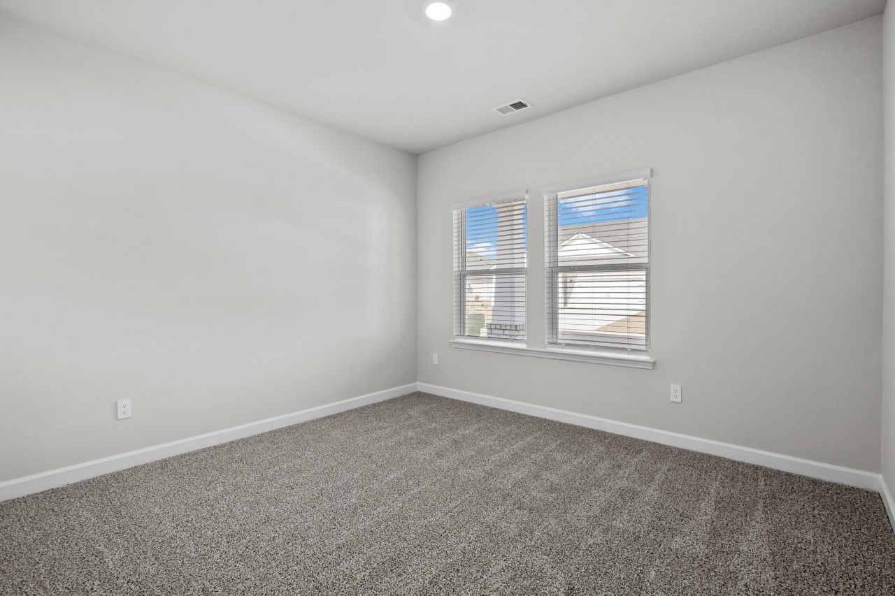 205 Evergreen St. Photo 26