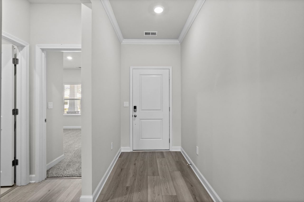 205 Evergreen St. Photo 8