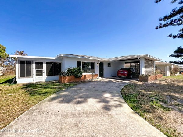 854 Angle Street NE , Palm Bay, FL 32905