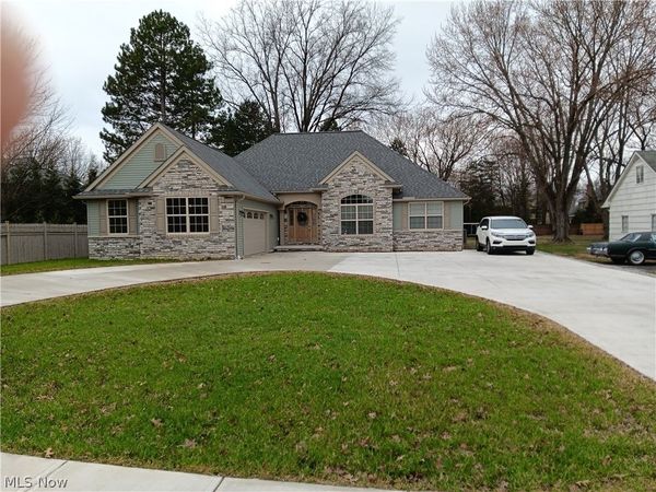 2366 Bradley Road, Westlake, OH 44145