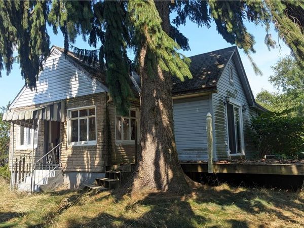 1034 Logan Rd, North Versailles, PA 15137