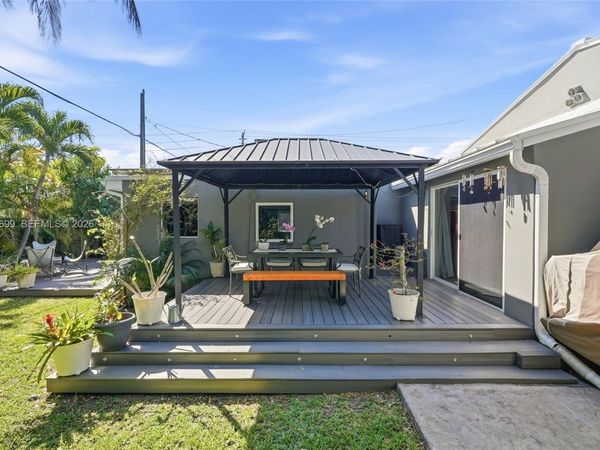 2190 SW 20th St, Miami, FL 33145