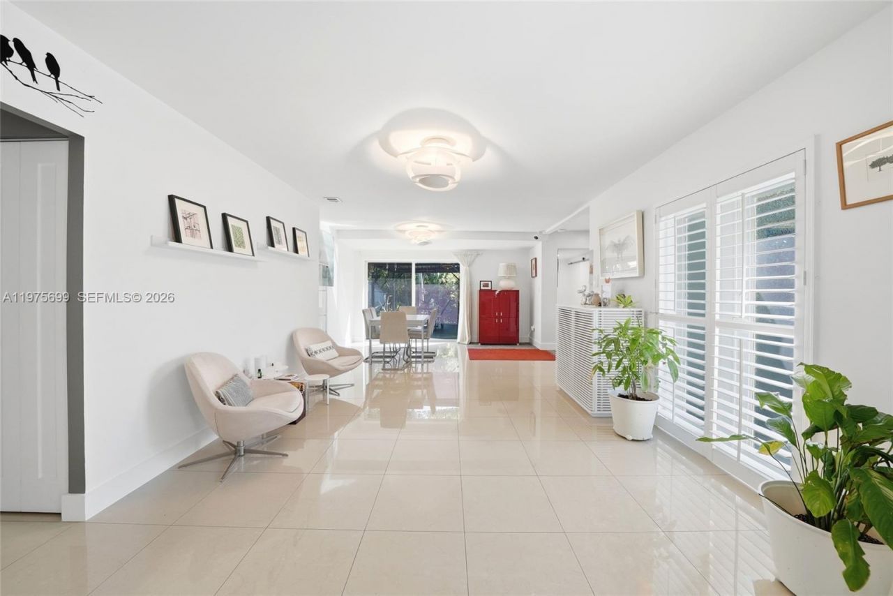 2190 SW 20th St, Miami, FL 33145 Photo