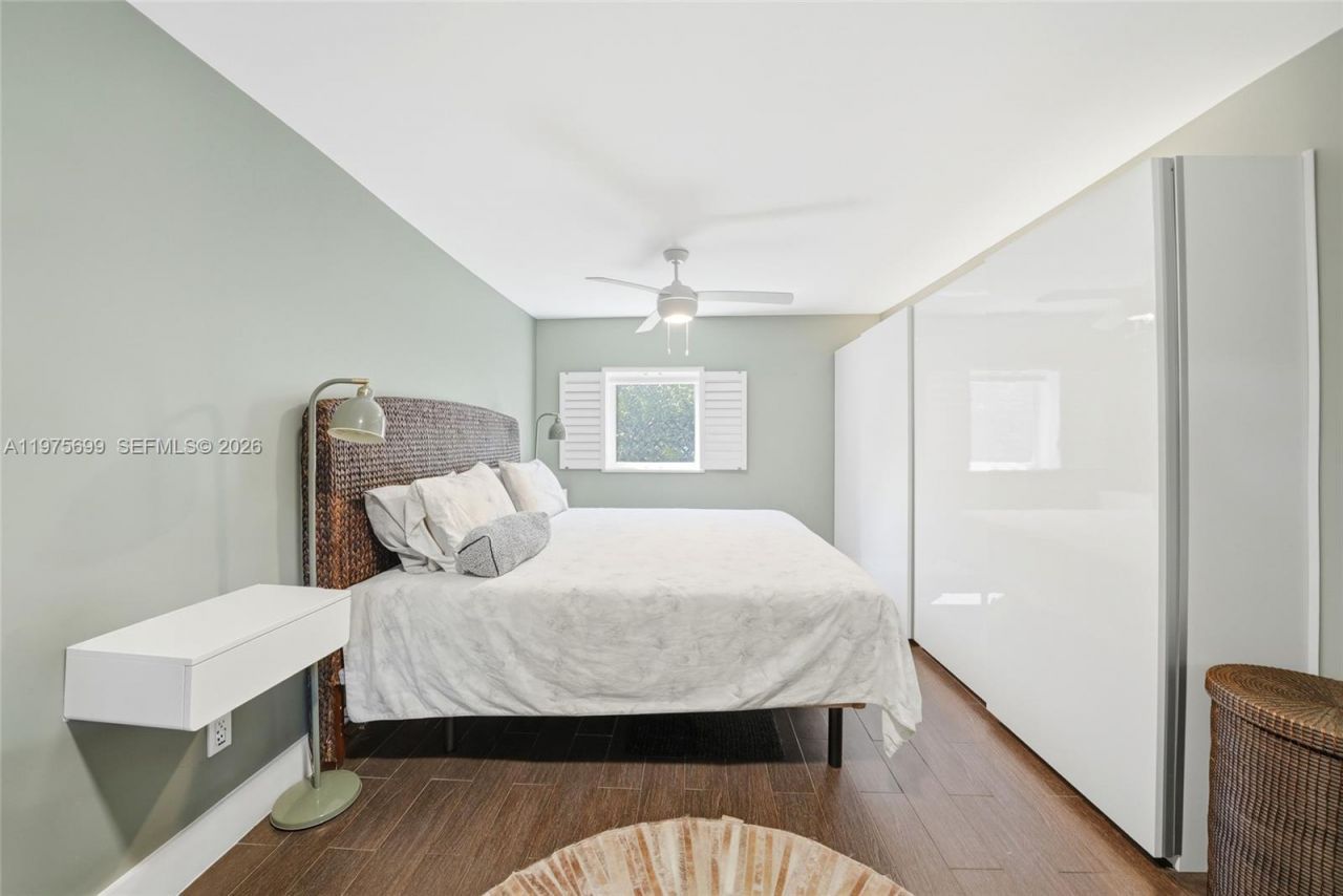 2190 SW 20th St , Miami, FL 33145 Photo