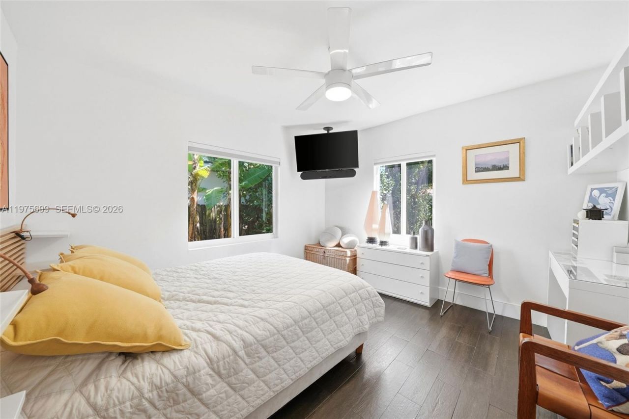 2190 SW 20th St , Miami, FL 33145 Photo