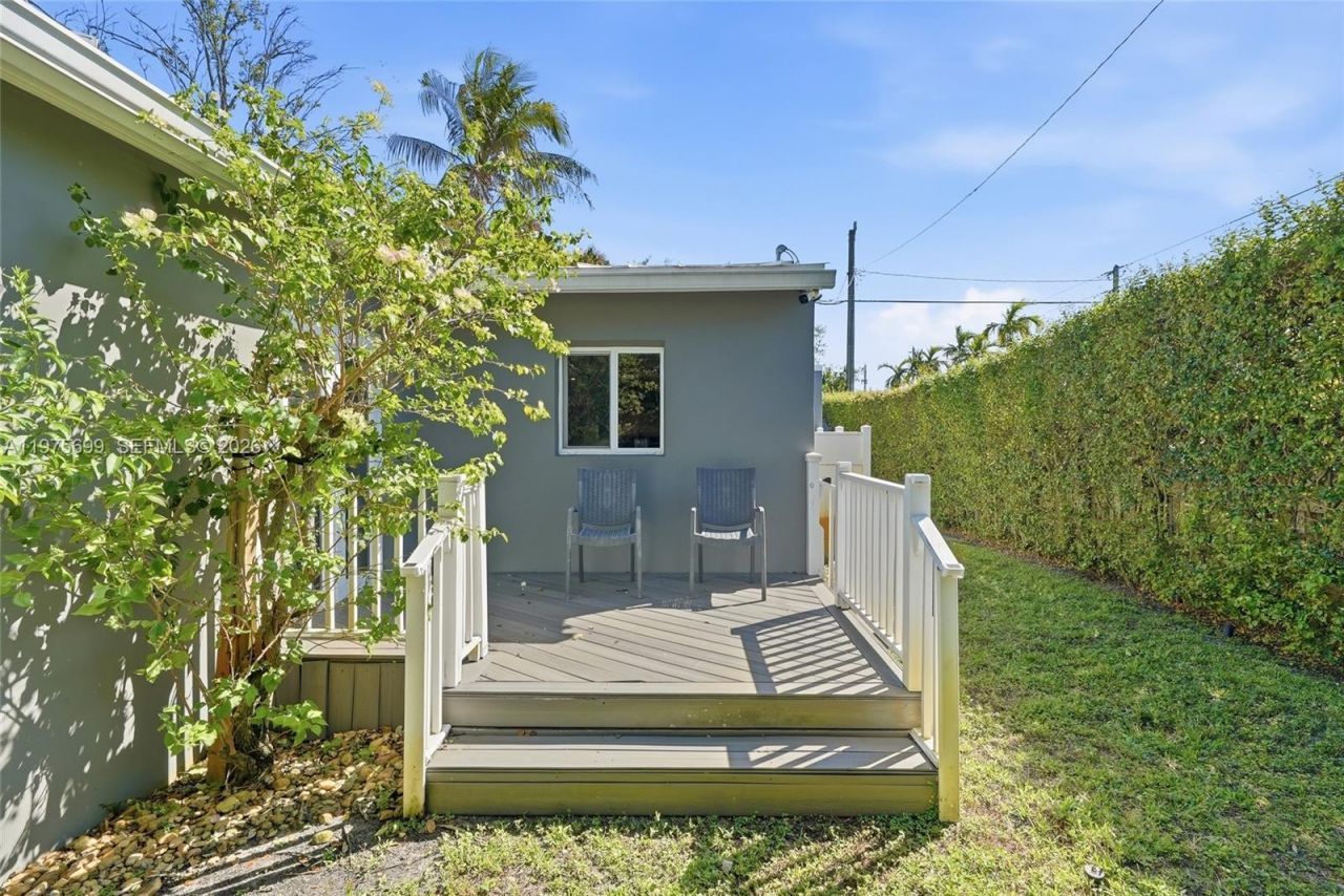2190 SW 20th St, Miami, FL 33145 Photo