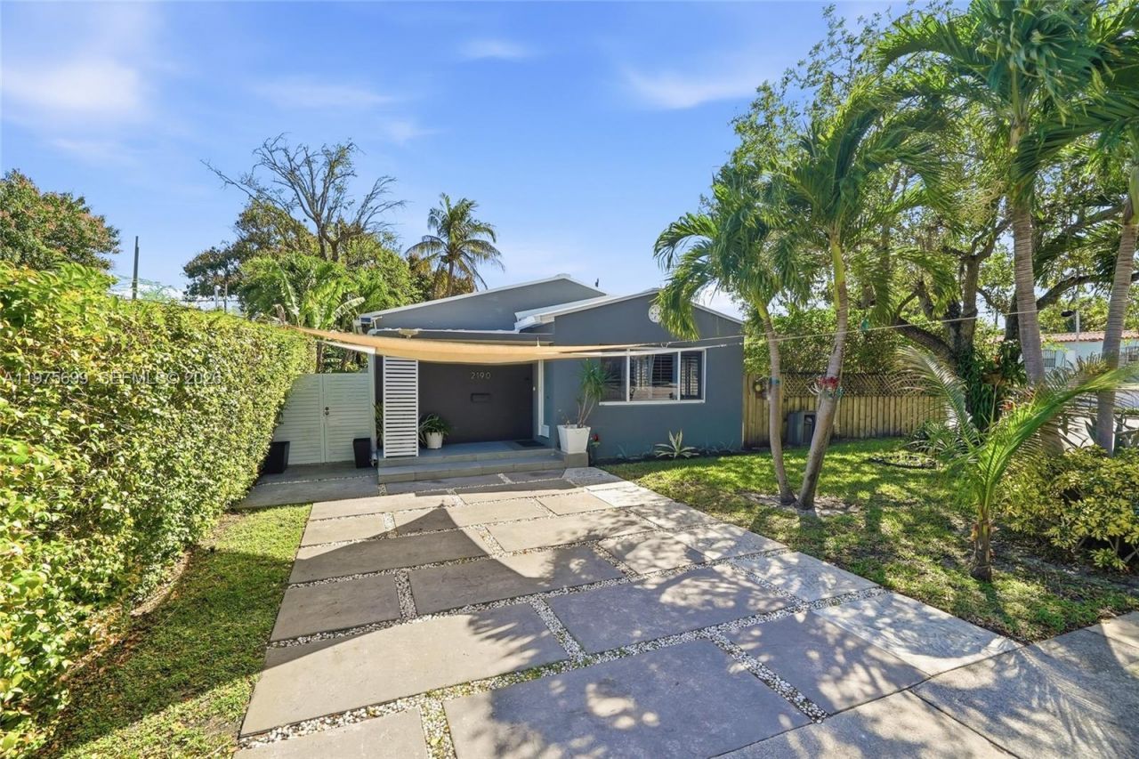 2190 SW 20th St, Miami, FL 33145 Photo