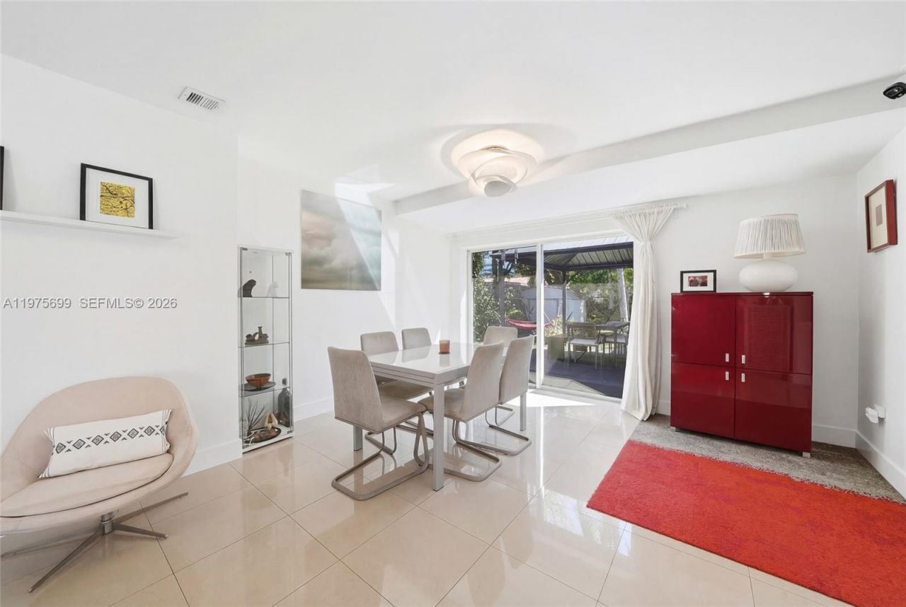 2190 SW 20th St, Miami, FL 33145 Photo
