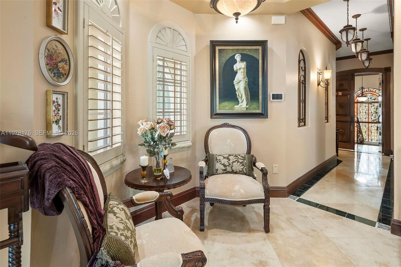 4501 N Bay Rd , Miami Beach, FL 33140 Photo