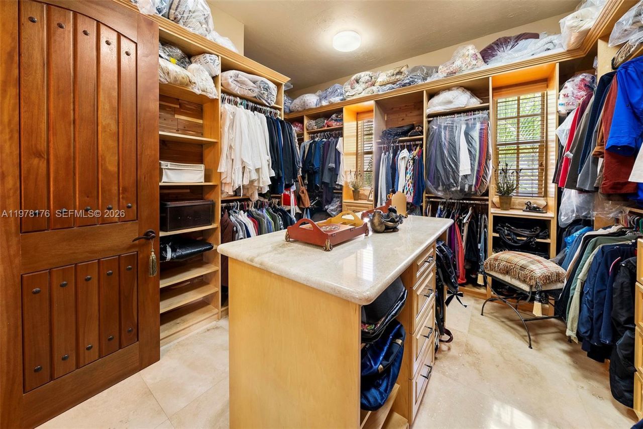 4501 N Bay Rd , Miami Beach, FL 33140 Photo