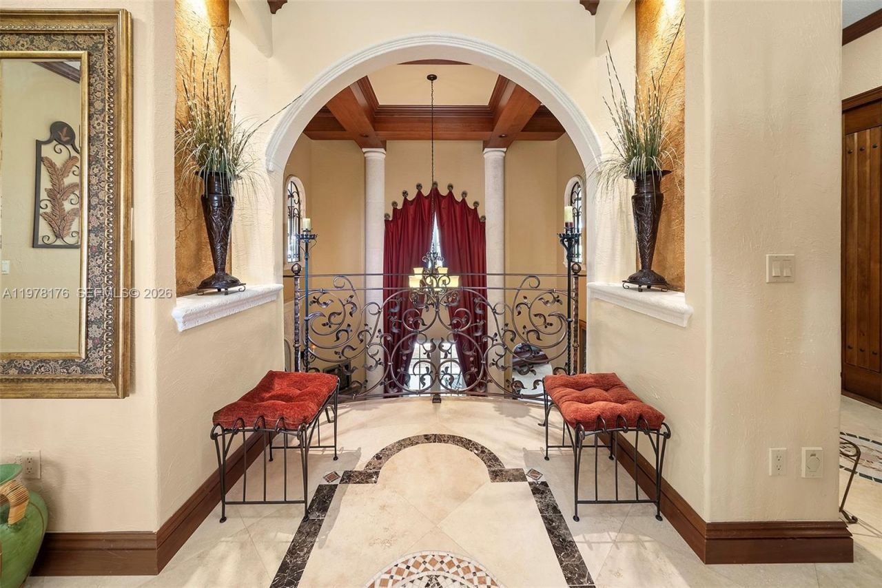 4501 N Bay Rd , Miami Beach, FL 33140 Photo