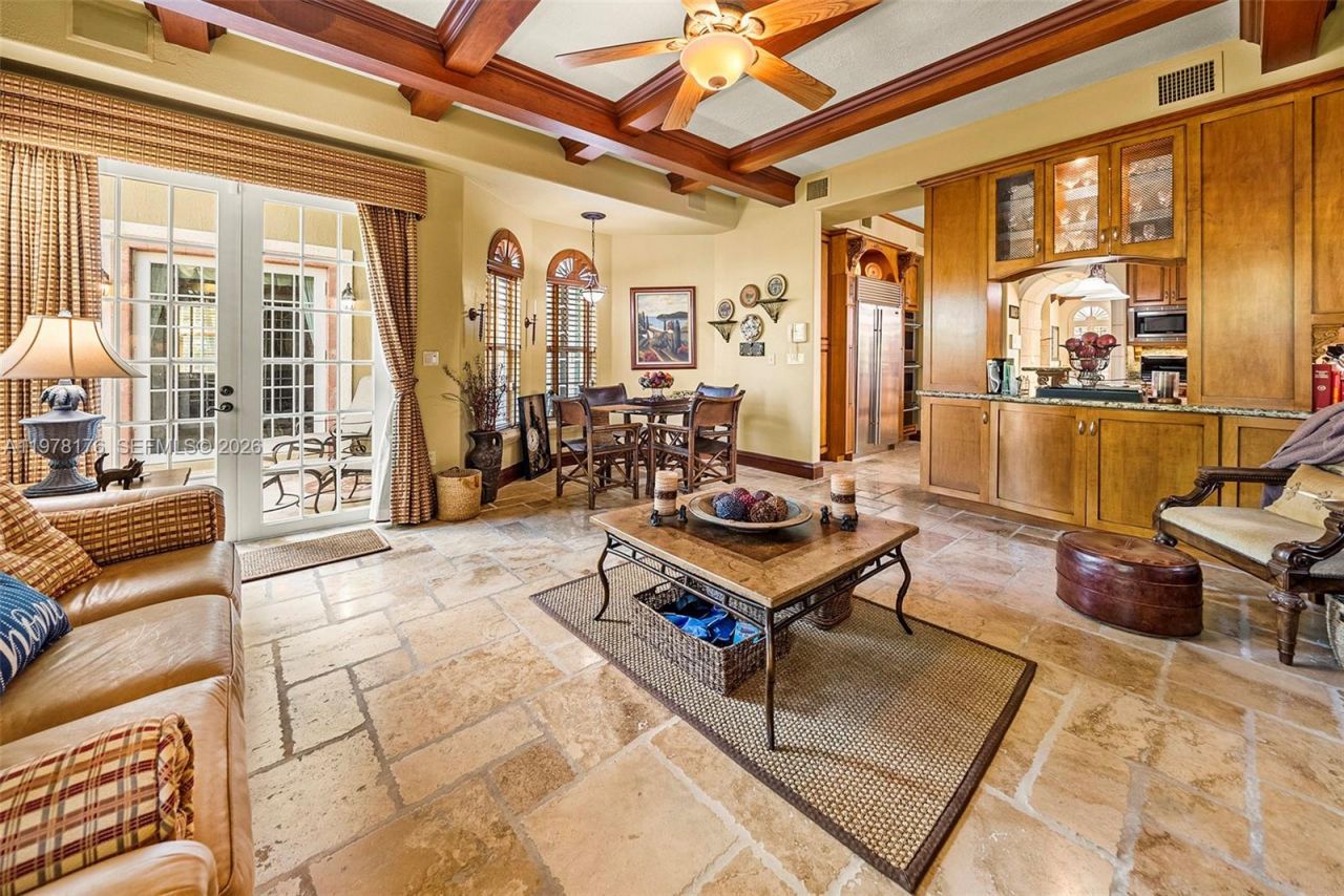 4501 N Bay Rd , Miami Beach, FL 33140 Photo