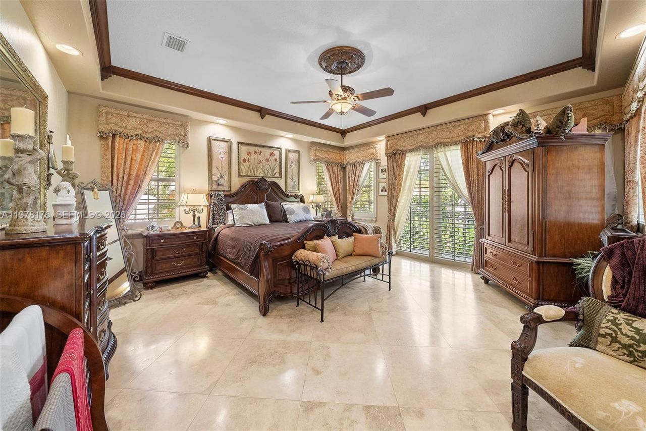 4501 N Bay Rd , Miami Beach, FL 33140 Photo