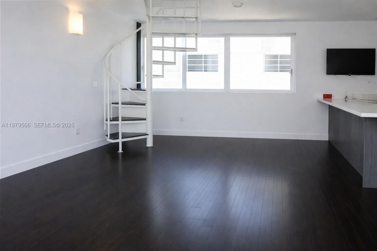 421 Meridian Ave, Unit 14, Miami Beach, FL 33139 Photo