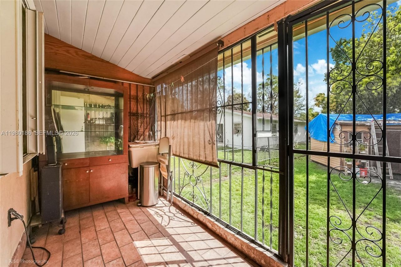 560 NW 97th St, Miami, FL 33150 Photo