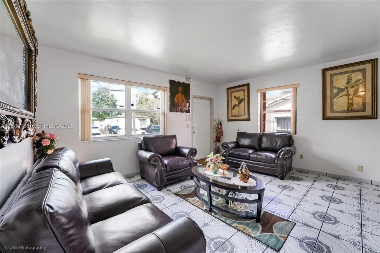 560 NW 97th St, Miami, FL 33150 Photo