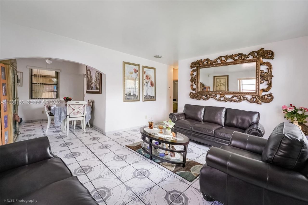 560 NW 97th St, Miami, FL 33150 Photo