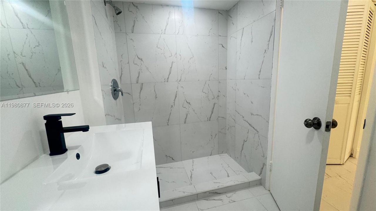 18151 NE 31st Ct , Unit 707, Aventura, FL 33160 Photo