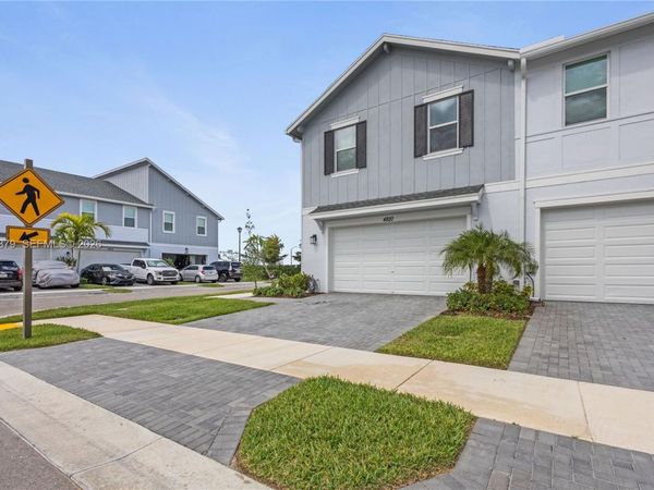 4820 N Longwood Lake Sq, Westlake, FL 33470