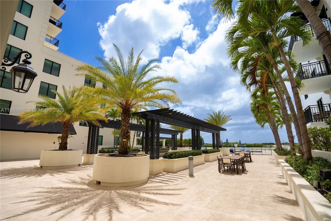 1300 Ponce De Leon Blvd , Unit 808, Coral Gables, FL 33134 Photo