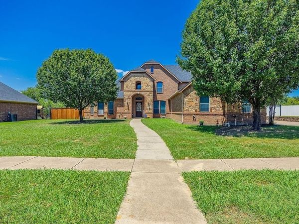 1011 Parview Circle, Grand Prairie, TX 75104