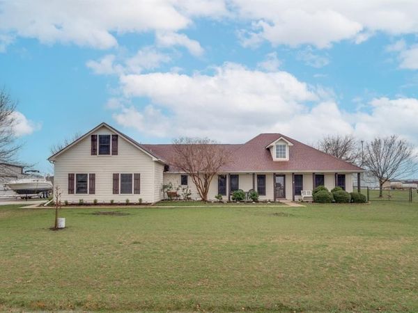 108 High Meadows Court, Decatur, TX 76234